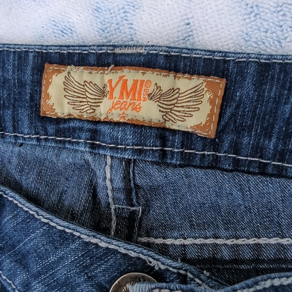 YMI Jeans Womens Jean Midi Shorts Distressed Size 9 Super Stretch Blue Denim - Picture 8 of 12